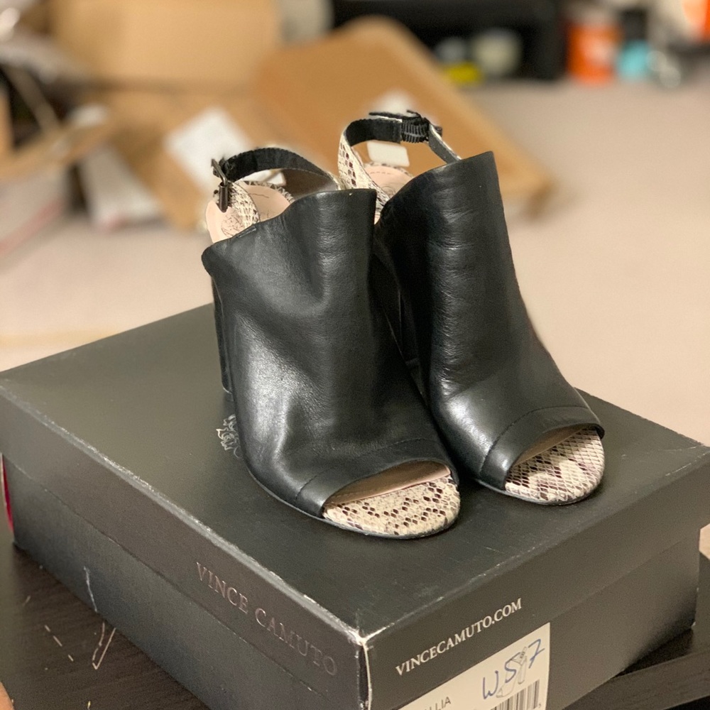 NIB Cince Camuto Heel Ankle strap sandal